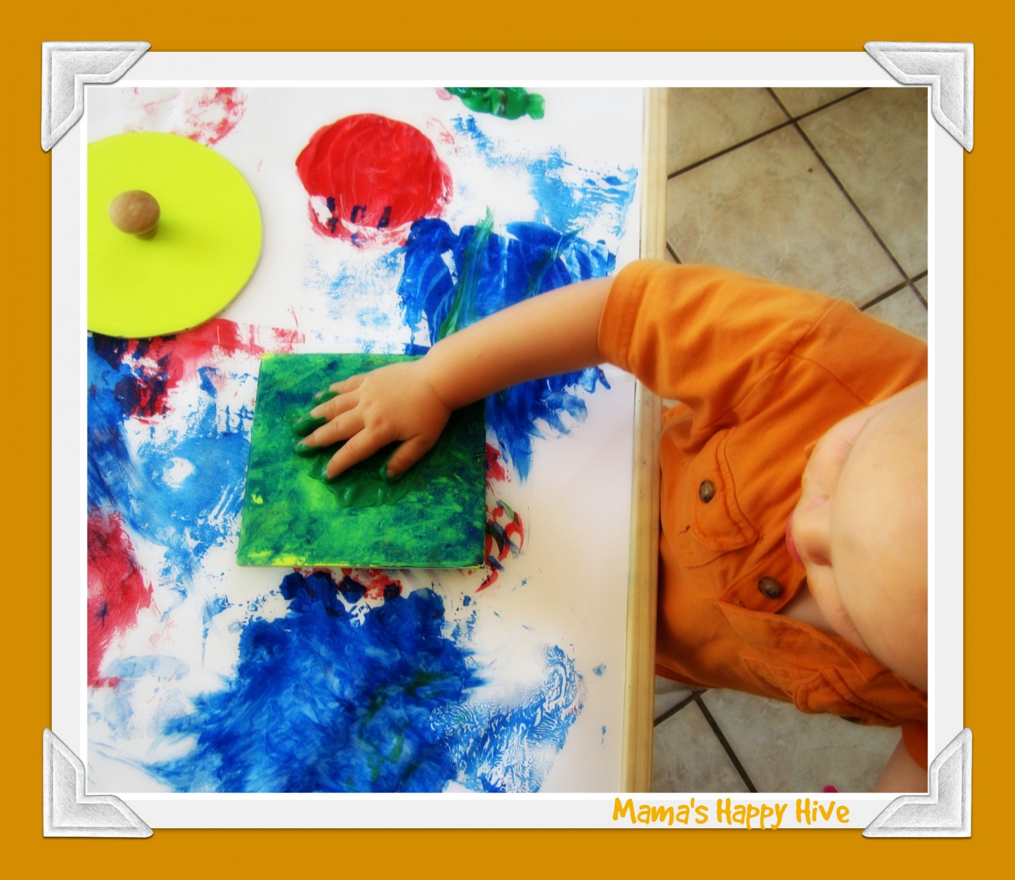 Toddler Montessori Shape Lessons - www.mamashappyhive.com